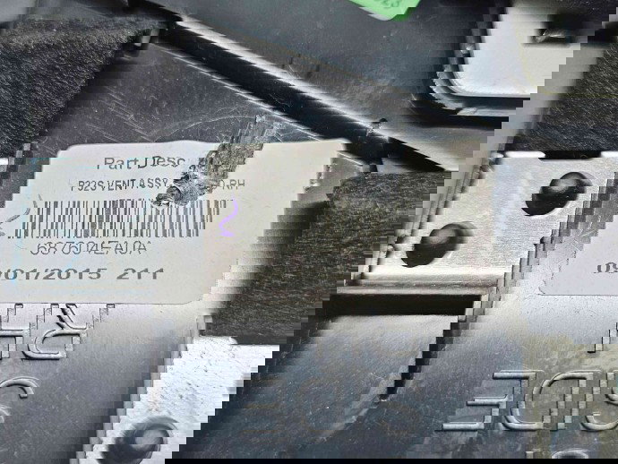  Grila aerisire centrala Nissan Qashqai (2) [Fabr 2013-2017] 687604EA0A