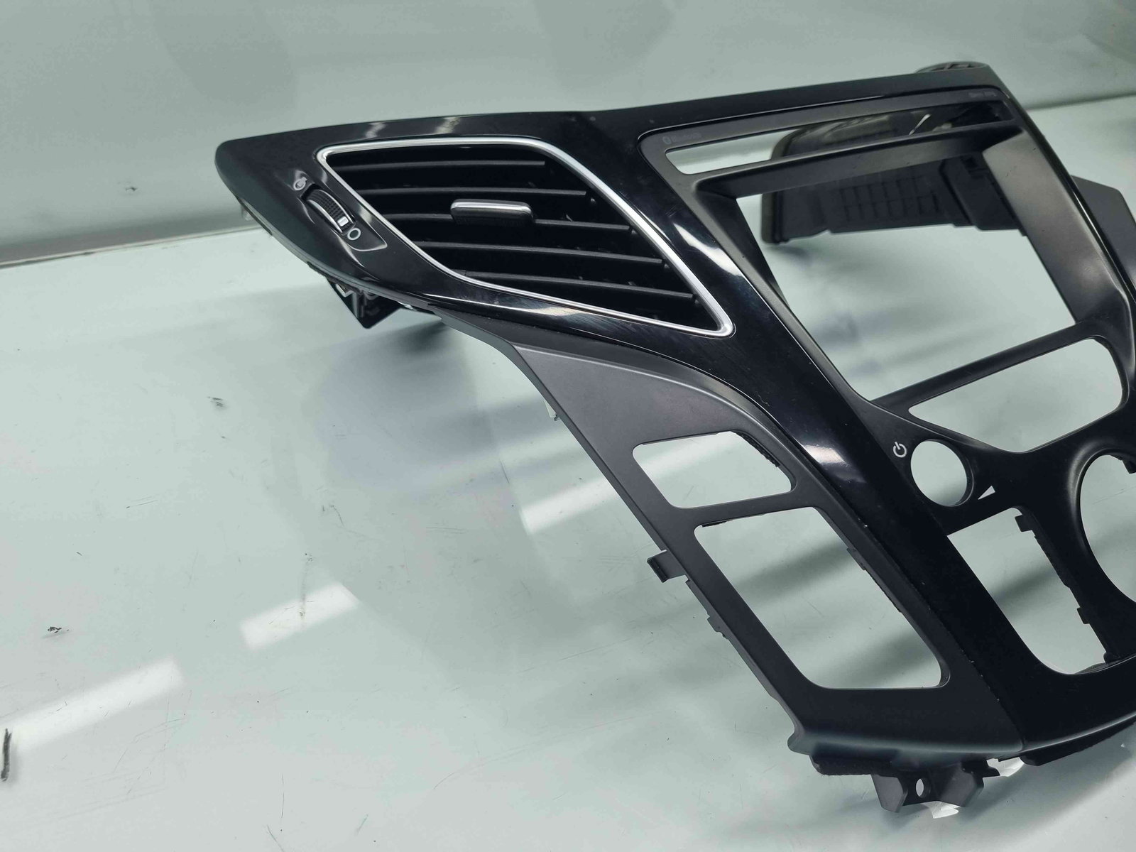 Grila aerisire centrala Hyundai i40 Wagon [Fabr 2012-2019] OEM - imagine 3