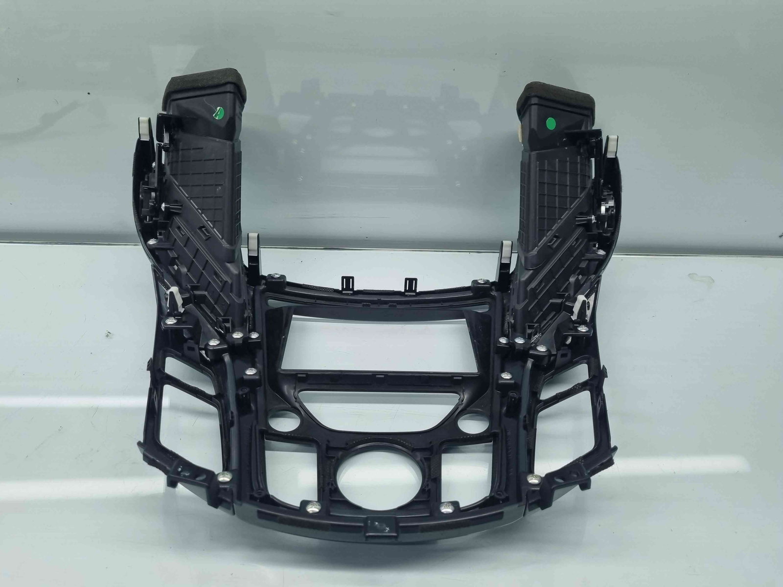 Grila aerisire centrala Hyundai i40 Wagon [Fabr 2012-2019] OEM - imagine 5