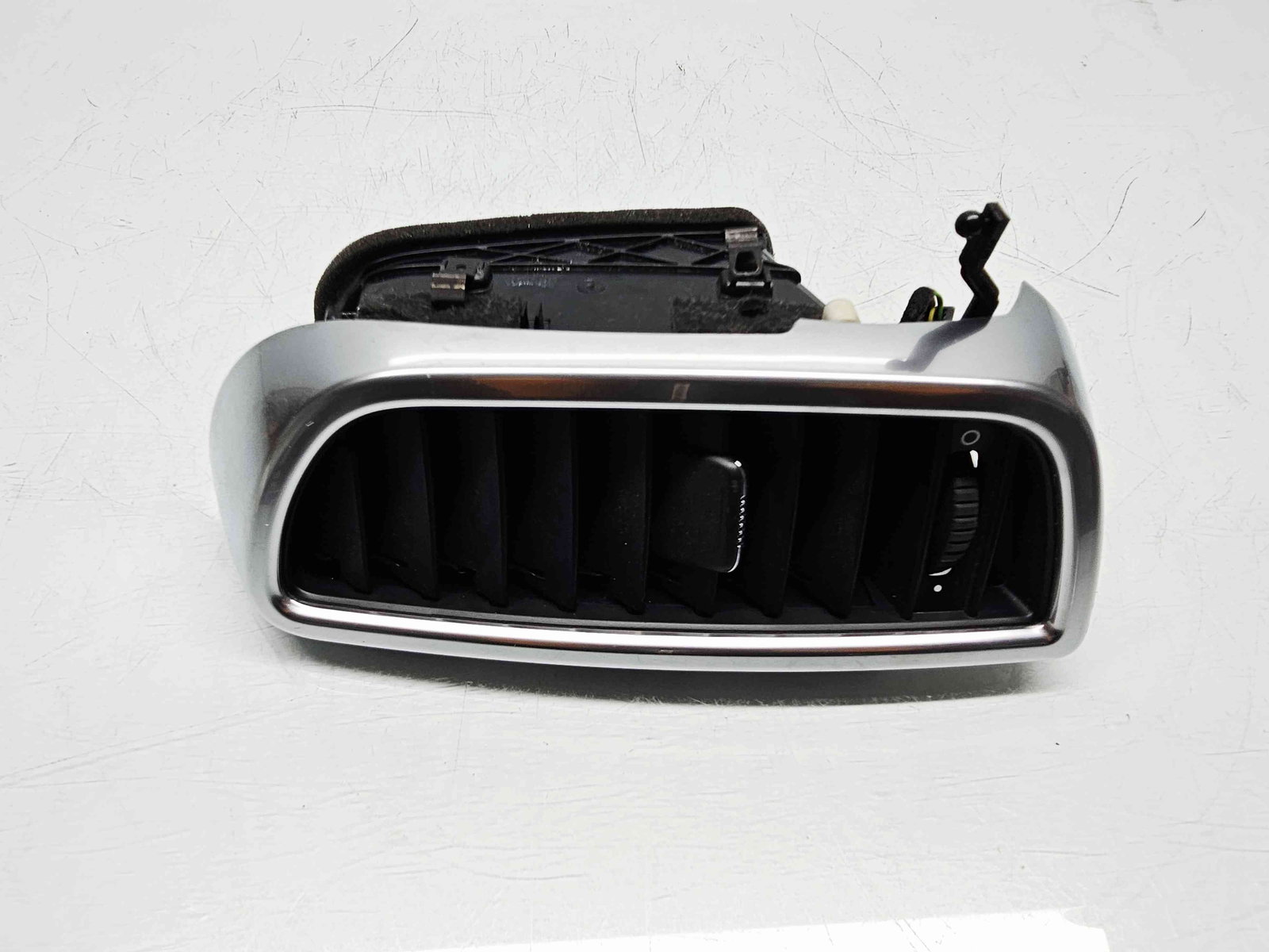 Grila aerisire centrala PORSCHE Cayenne (92A) [Fabr 2010-2017] 7P5819728B - imagine 1