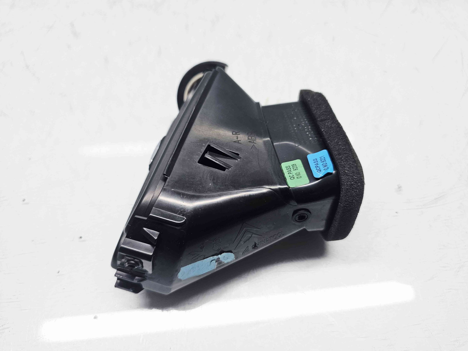 Grila aerisire dreapta Citroen DS3 [Fabr 2009-2015] A1092113 - imagine 2