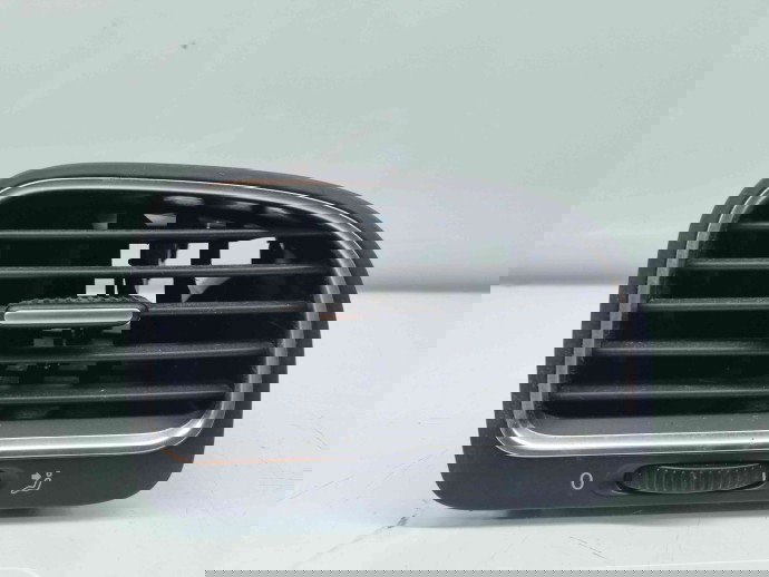  Grila aerisire dreapta Volkswagen Golf 6 (5K1) GTD [Fabr 2009-2013] 5K0819710