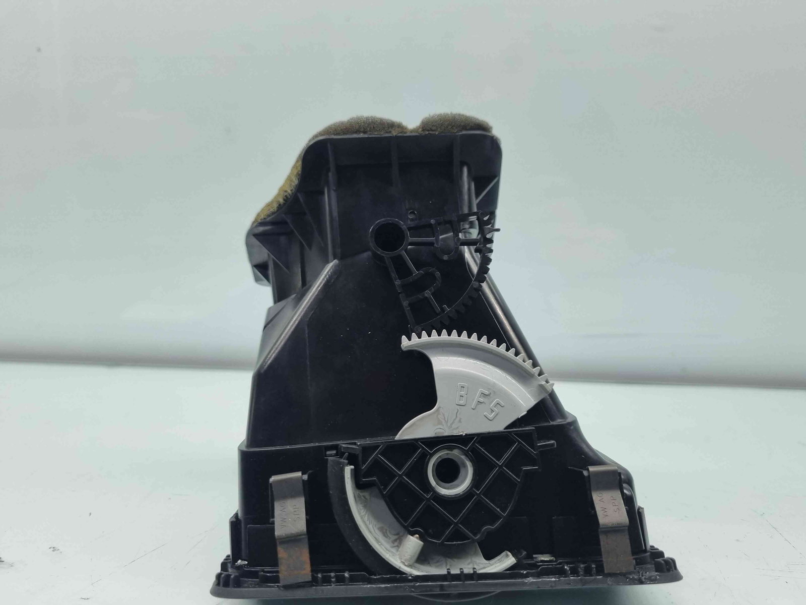 Grila aerisire dreapta Volkswagen Golf 6 (5K1) GTD [Fabr 2009-2013] 5K0819710 - imagine 5