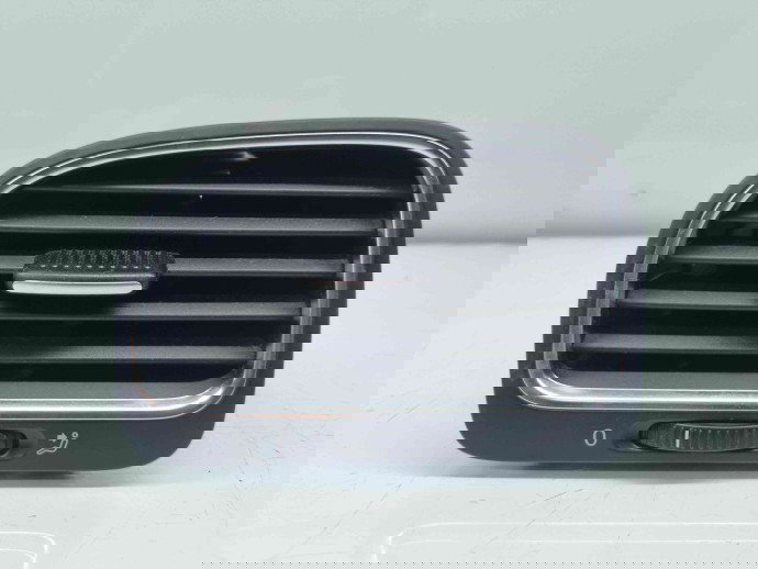  Grila aerisire stanga Volkswagen Golf 6 (5K1) GTD [Fabr 2009-2013] 5K0819703