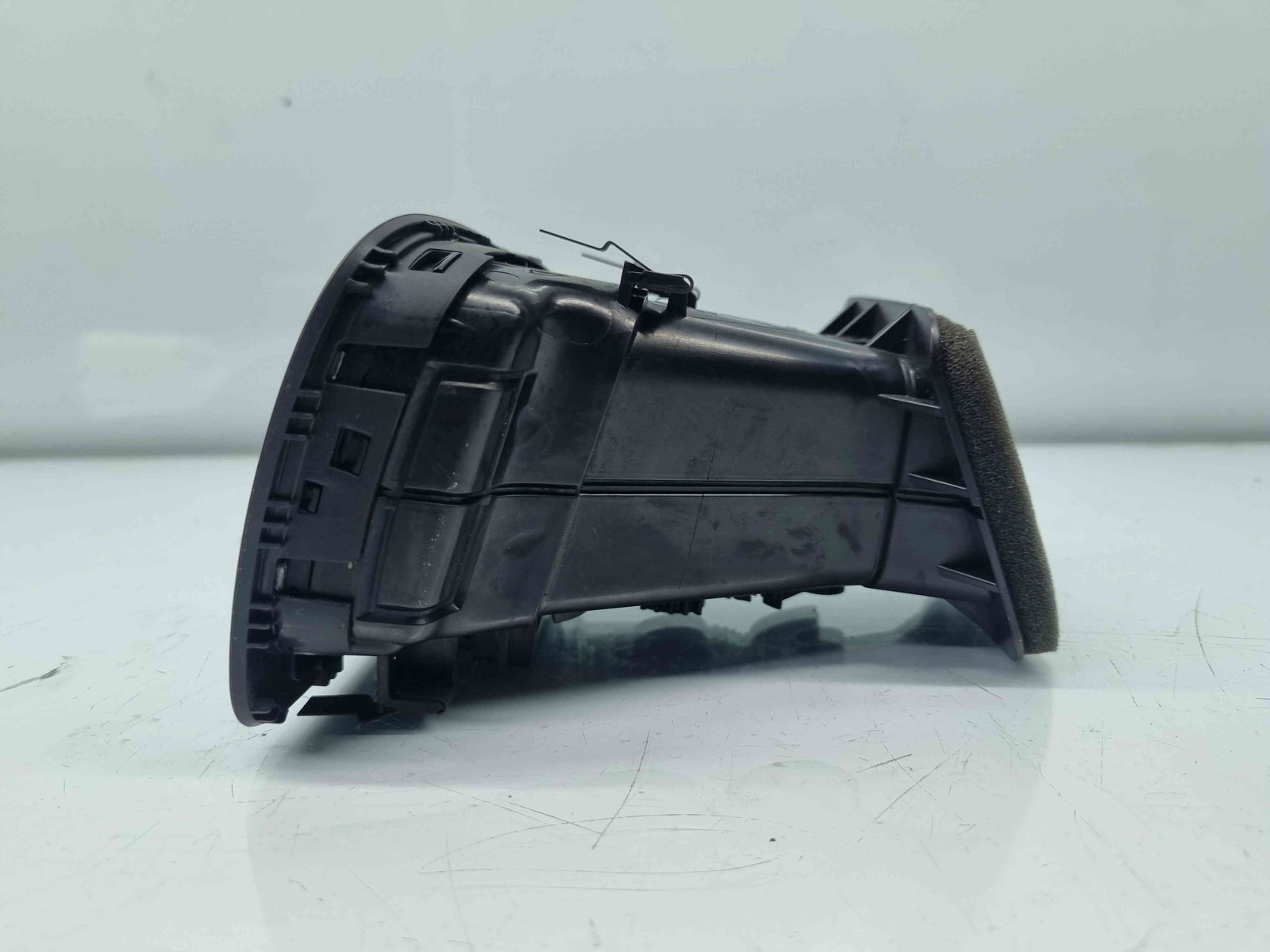 Grila aerisire stanga Volkswagen Golf 6 (5K1) GTD [Fabr 2009-2013] 5K0819703 - imagine 4