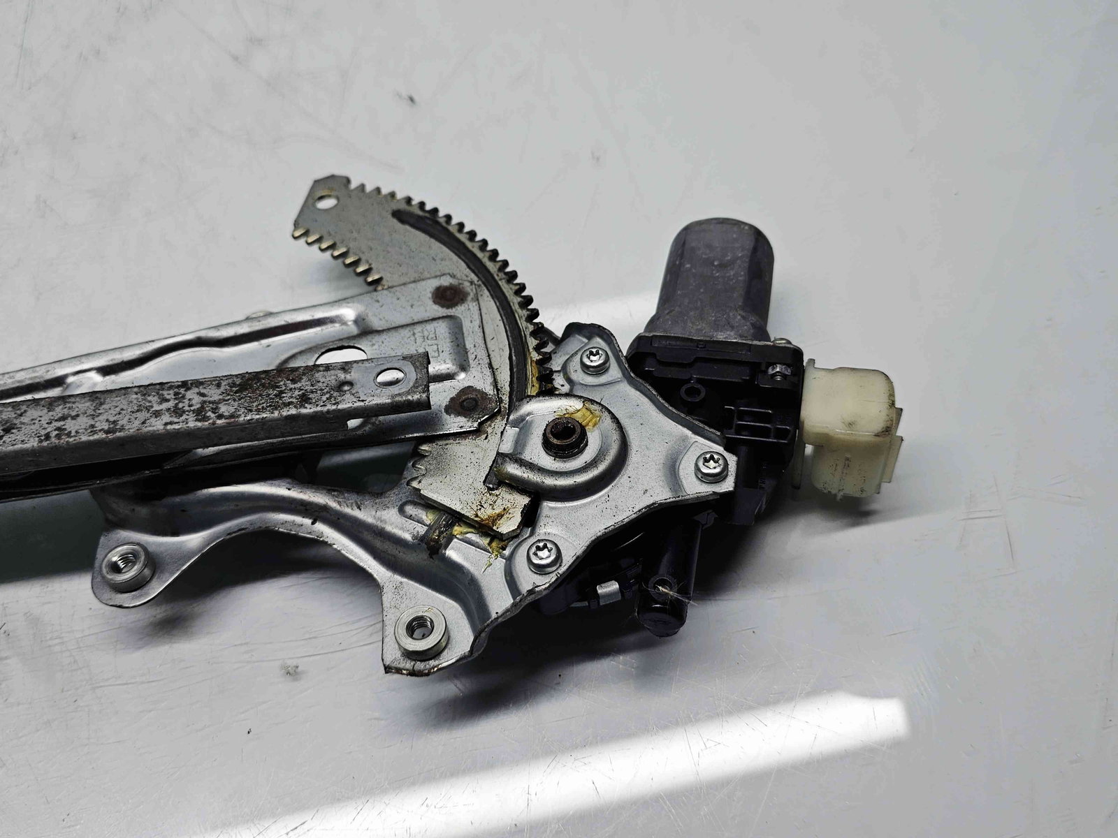 Macara electrica geam dreapta spate Nissan X-Trail (T32) [Fabr 2013-prezent] - imagine 5