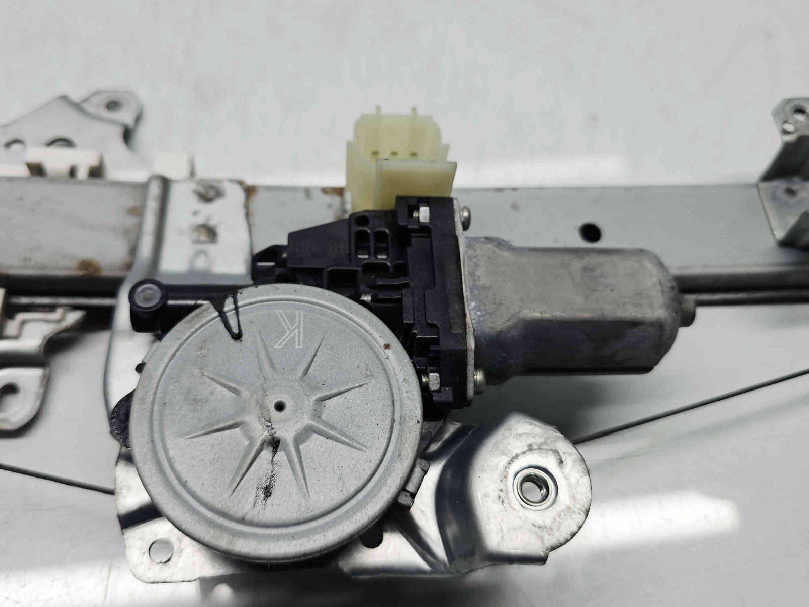 Macara electrica geam stanga fata Nissan X-Trail (T32) [Fabr 2013-prezent] - imagine 2