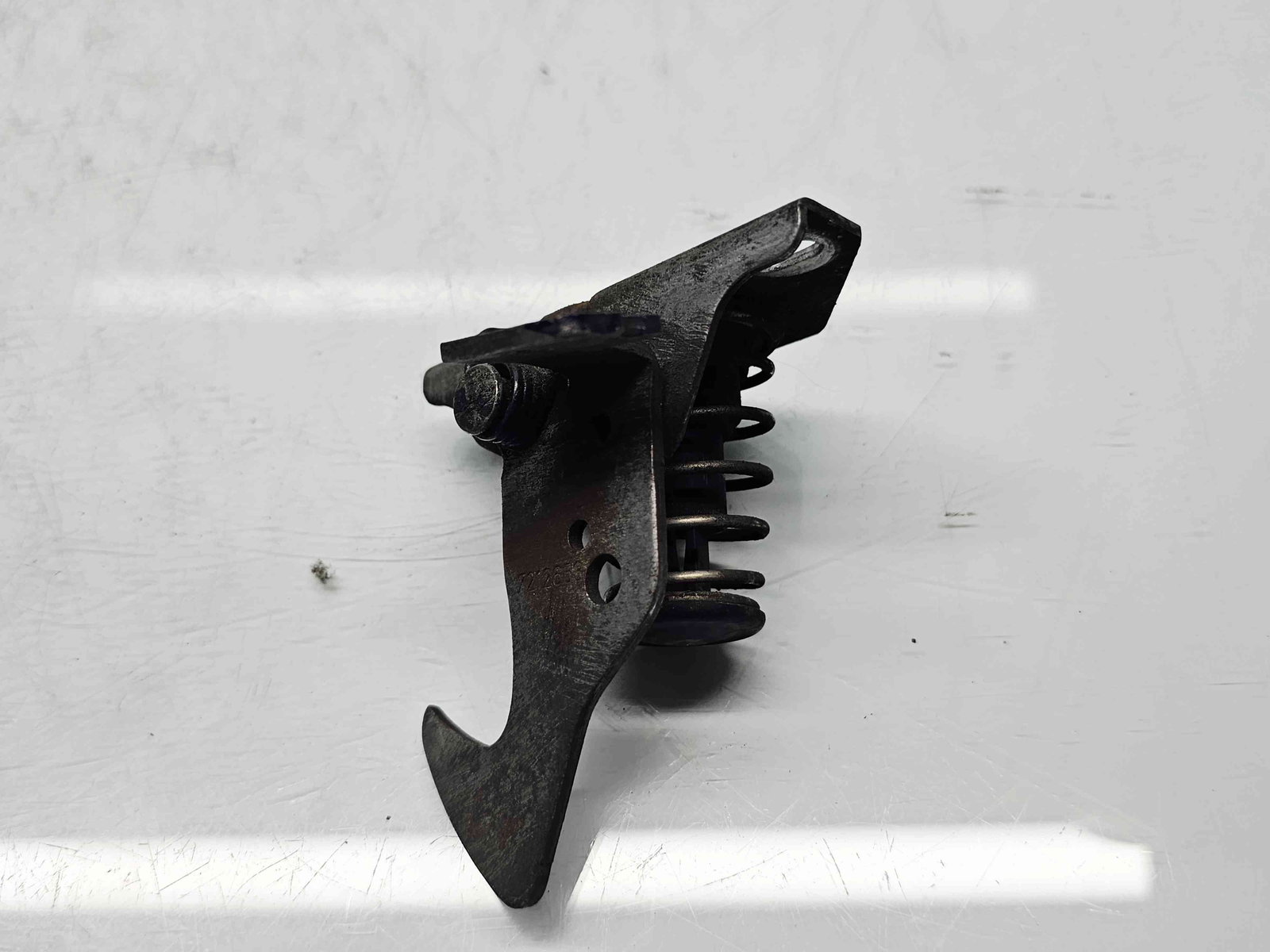 Maner deschidere capota Bmw 3 (E90) Facelift [Fabr 2005-2011] - imagine 3