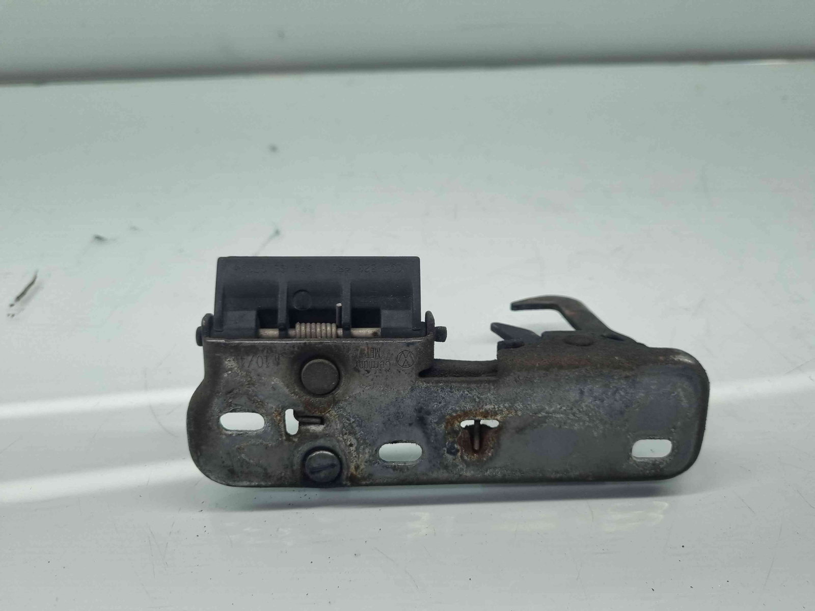 Maner deschidere capota Volkswagen Golf 6 (5K1) [Fabr 2009-2013] - imagine 2