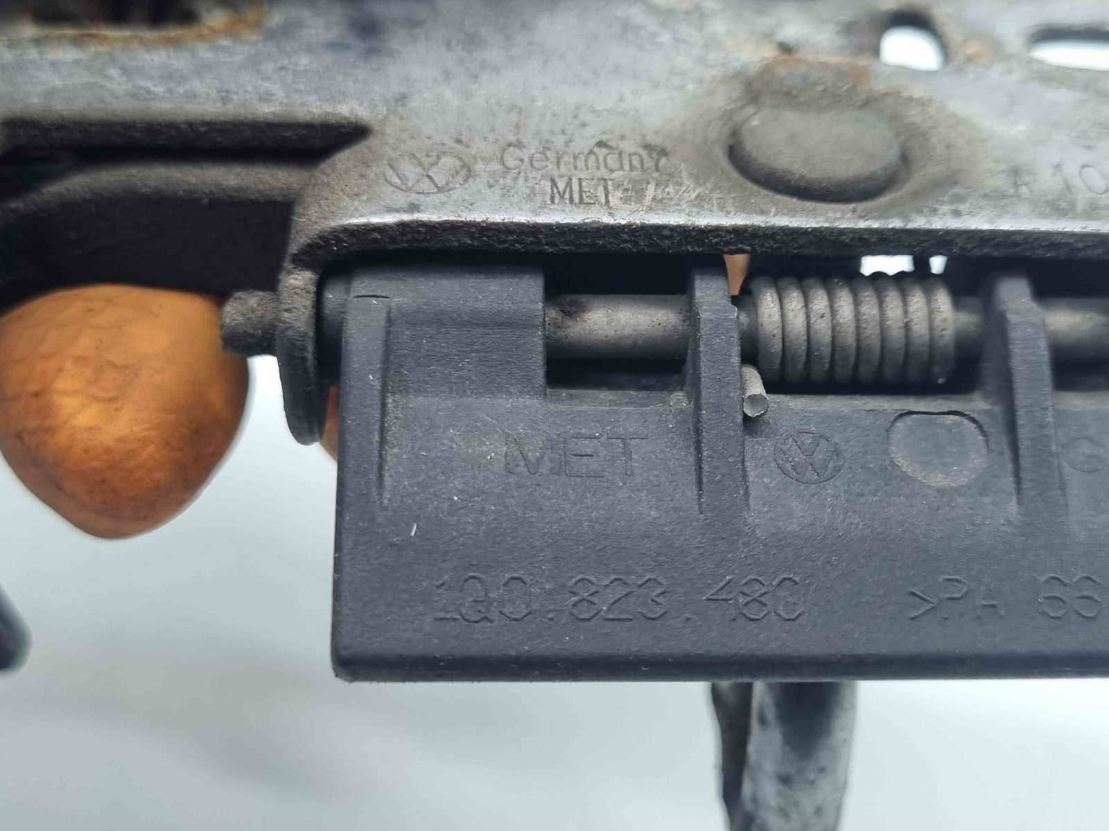 Maner deschidere capota Volkswagen Golf 6 (5K1) [Fabr 2009-2013] - imagine 4