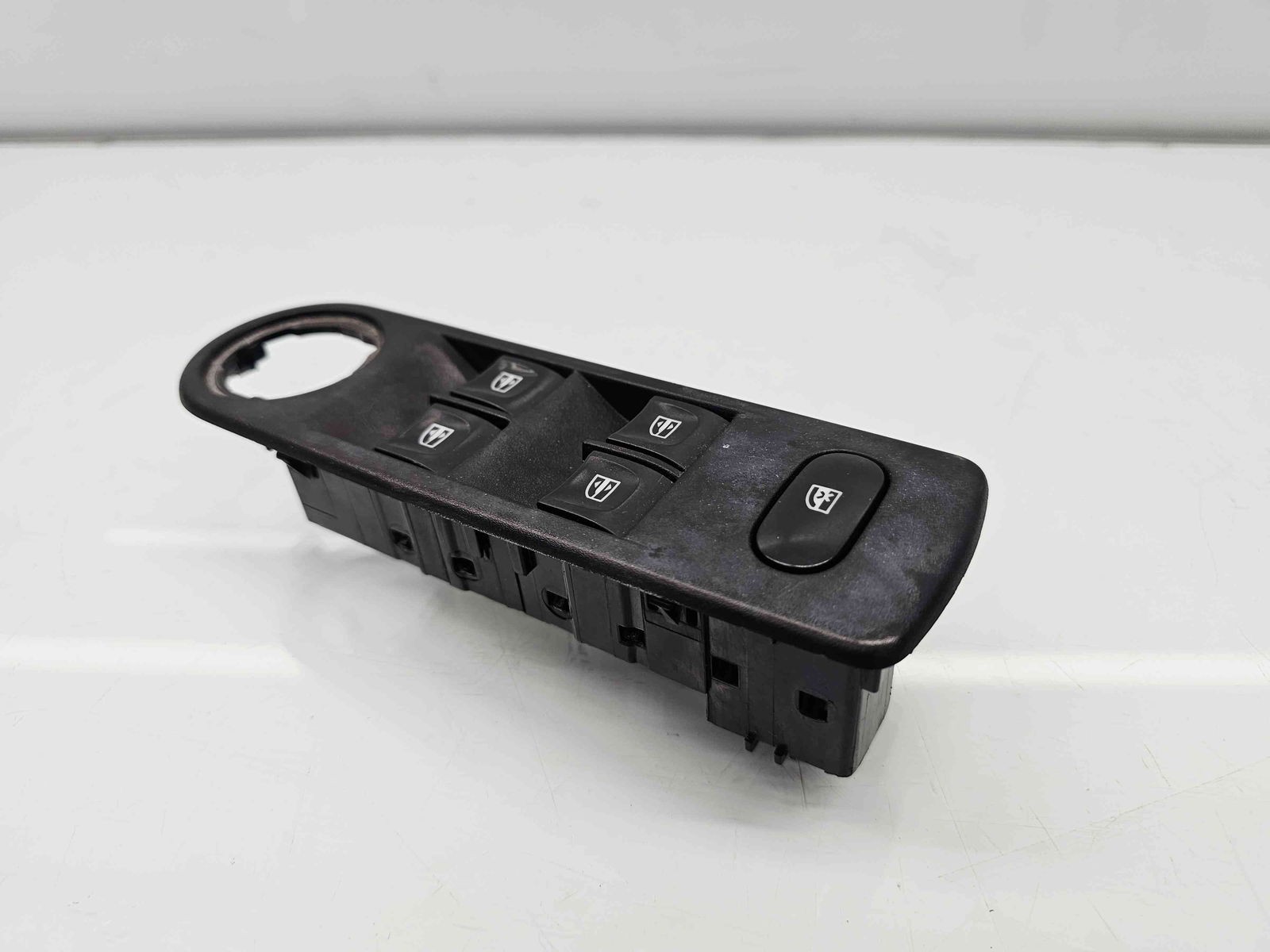 Butoane comanda geamuri sofer Renault Clio 4 [Fabr 2012-prezent] 254117915R - imagine 2