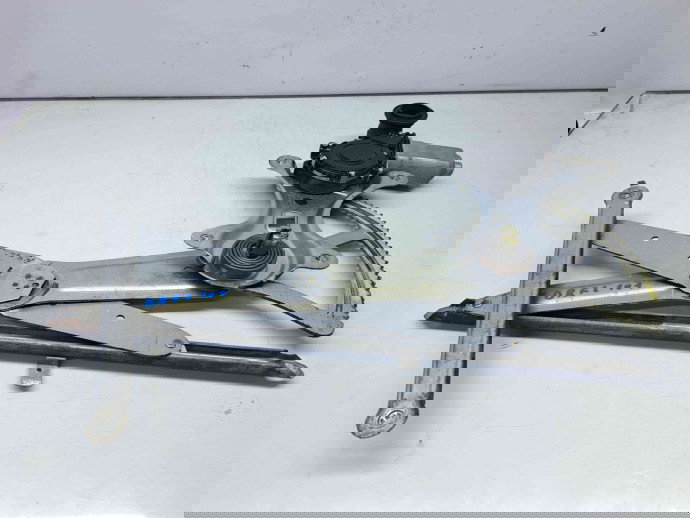 Macara electrica geam dreapta fata Toyota Rav 4 II (CLA2, XA2, ZCA2, ACA2) [Fabr 2000-2006] 85710-42080