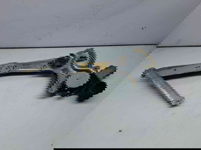 Macara electrica geam stanga fata Toyota Rav 4 II (CLA2, XA2, ZCA2, ACA2) [Fabr 2000-2006] 85720-32150