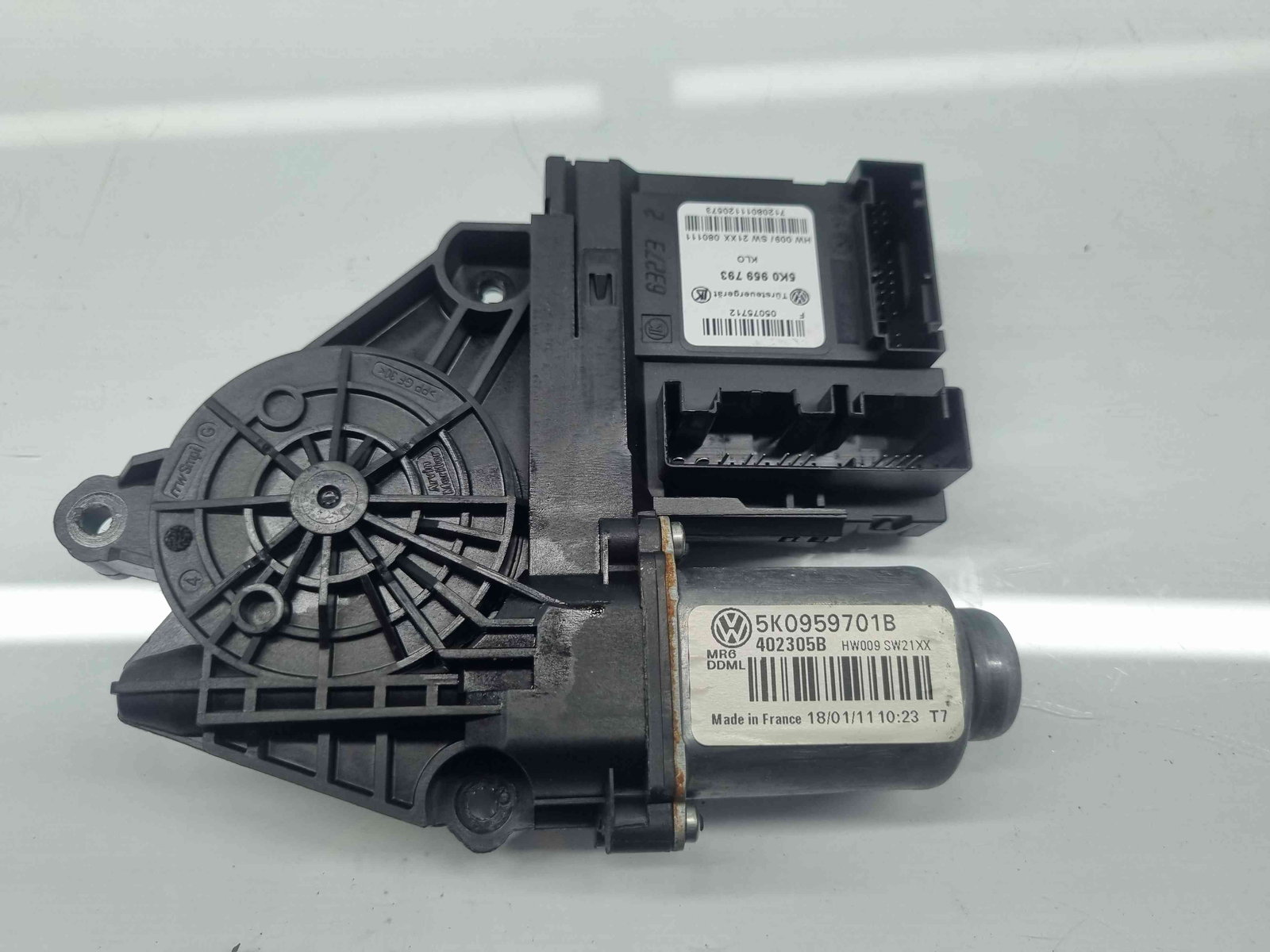 Motoras geam dreapta fata Volkswagen Golf 6 (5K1) [Fabr 2009-2013]