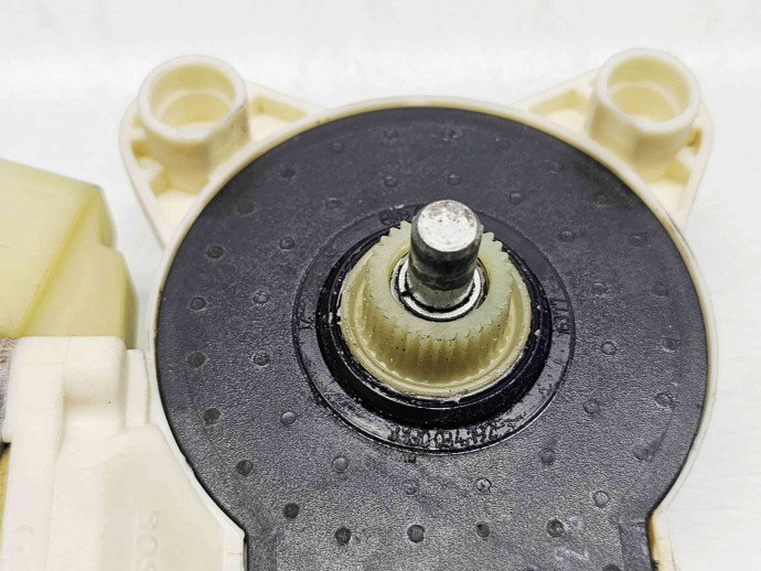 Motoras geam dreapta fata Mercedes Clasa E (W211) [Fabr 2002-2009]