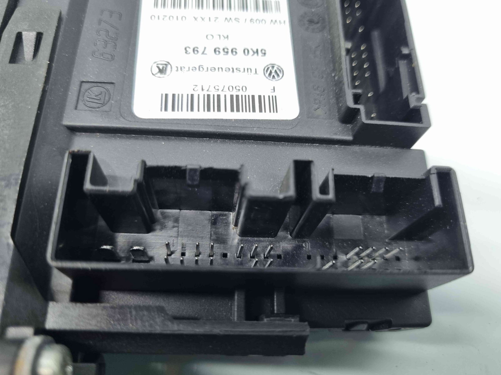Motoras geam dreapta fata Volkswagen Golf 6 (5K1) GTD [Fabr 2009-2013] - imagine 4