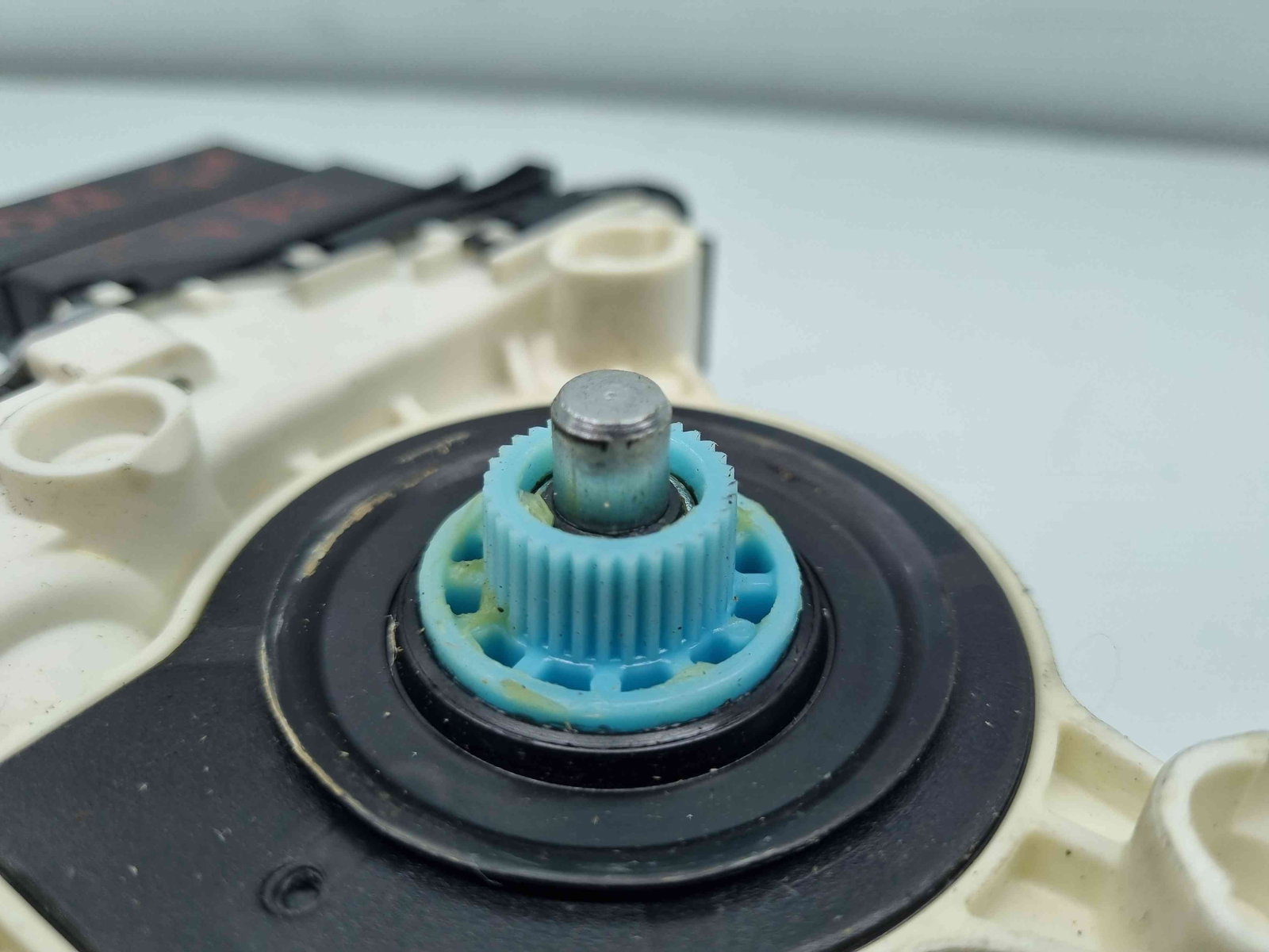 Motoras geam dreapta spate Volkswagen Golf 6 (5K1) GTD [Fabr 2009-2013] - imagine 3