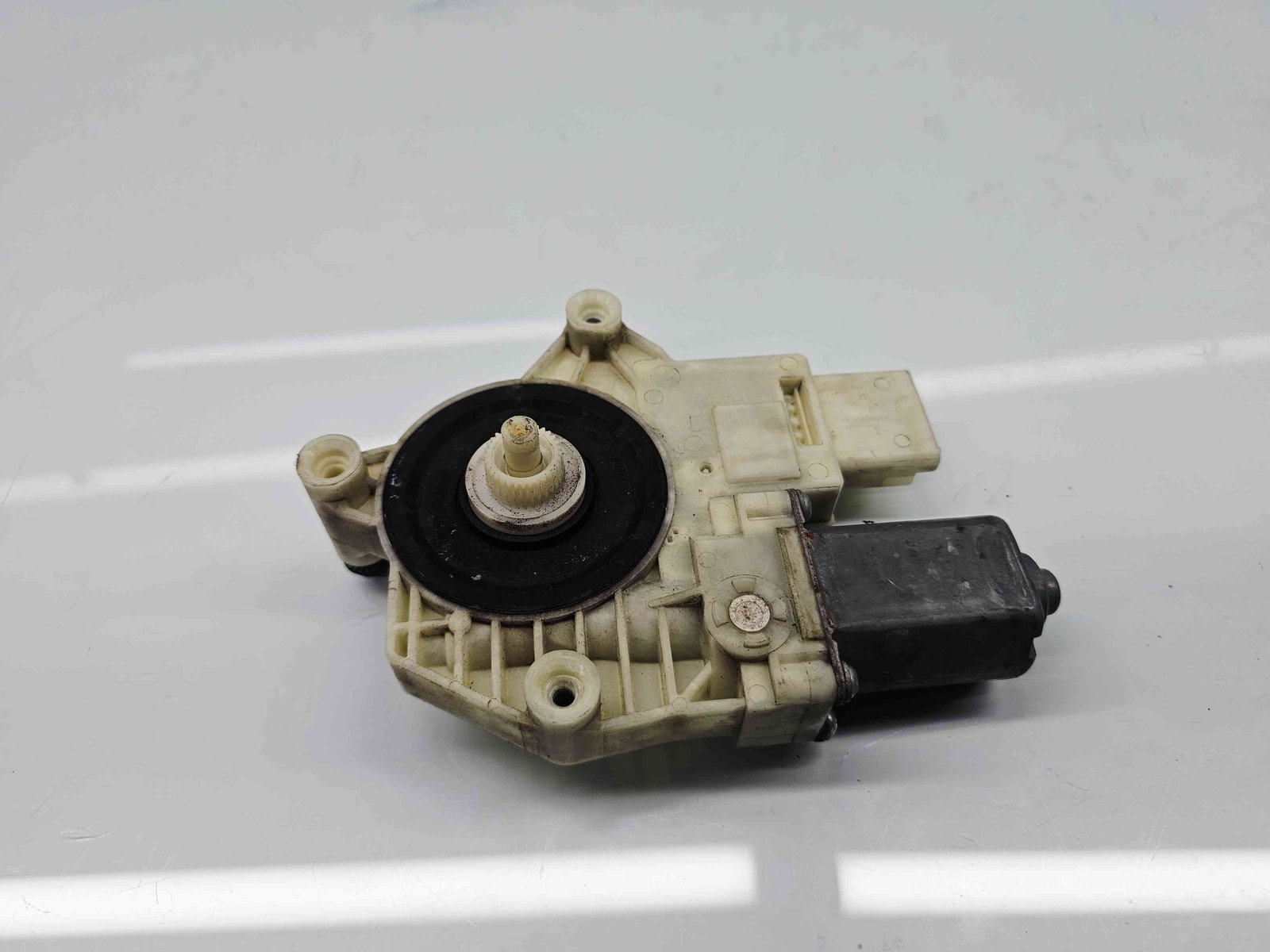 Motoras geam dreapta spate Peugeot 308 (II) [Fabr 2013-2020] - imagine 1