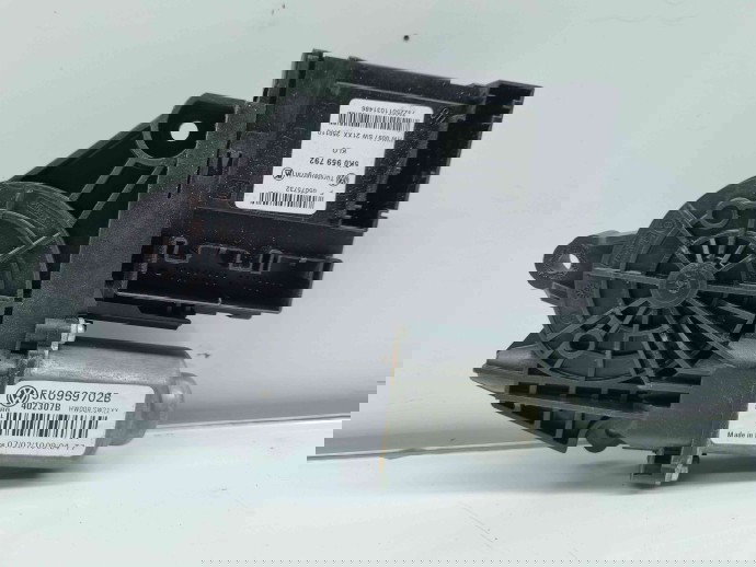 Motoras geam stanga fata Volkswagen Golf 6 (5K1) GTD [Fabr 2009-2013]