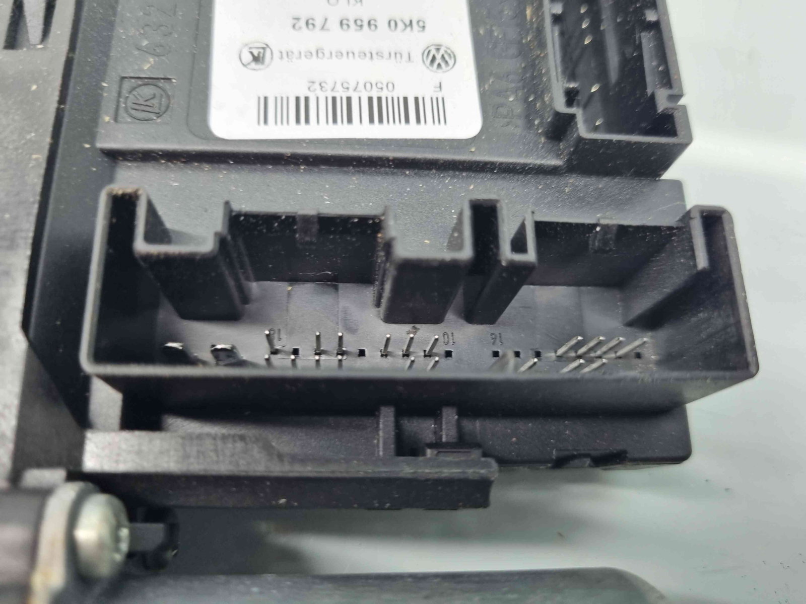 Motoras geam stanga fata Volkswagen Golf 6 (5K1) GTD [Fabr 2009-2013] - imagine 5