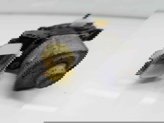 Motoras geam stanga fata Ford Fiesta 6 facelift [Fabr 2008-2019]