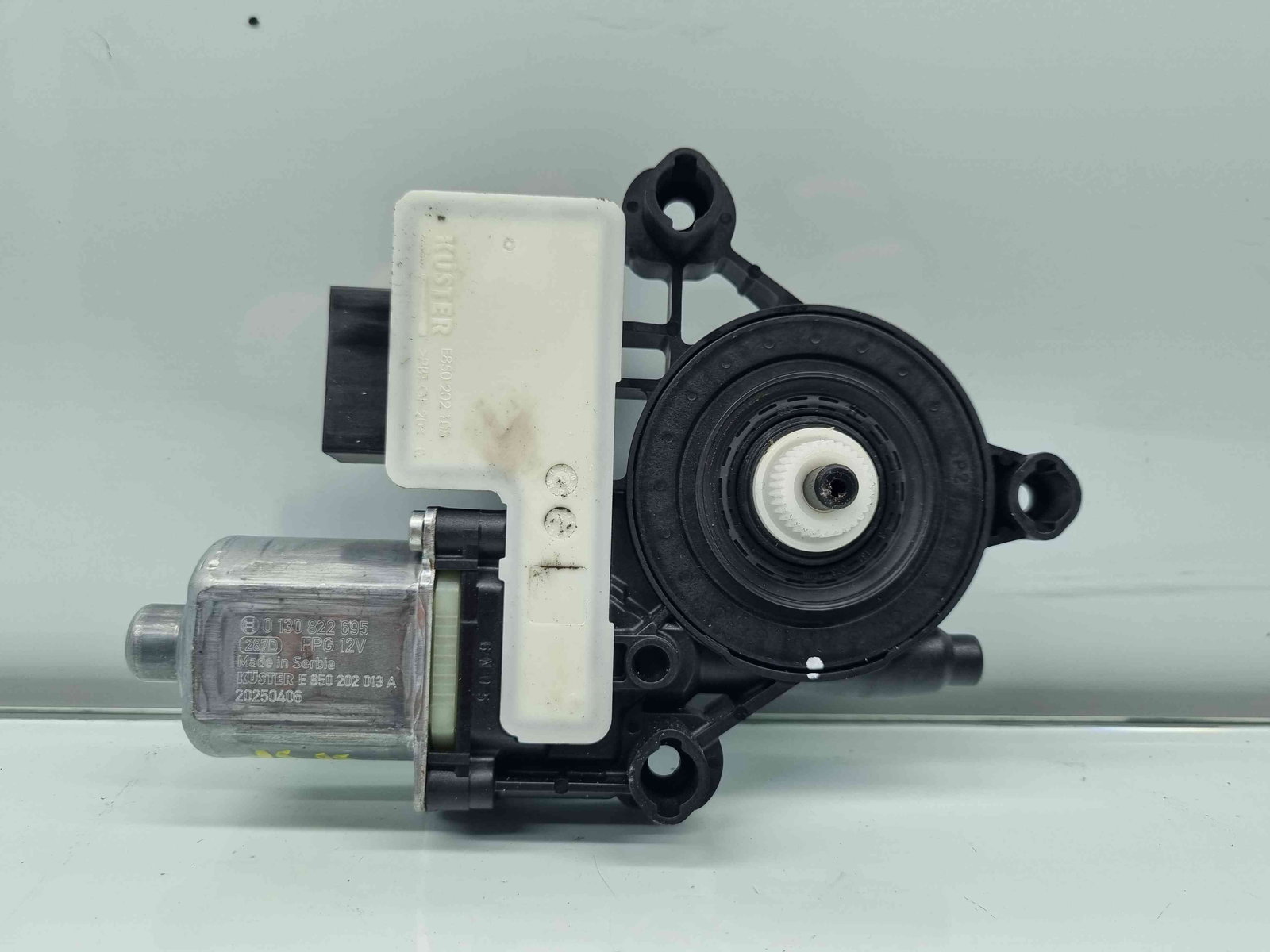 Motoras geam stanga spate Seat Ibiza 6 (KJ1) Facelift [Fabr 2017-prezent] - imagine 2