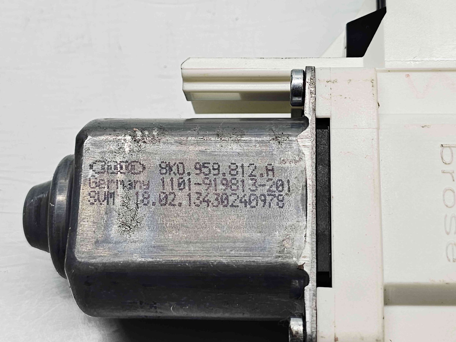 Motoras geam stanga spate PORSCHE Cayenne (92A) [Fabr 2010-2017] - imagine 4