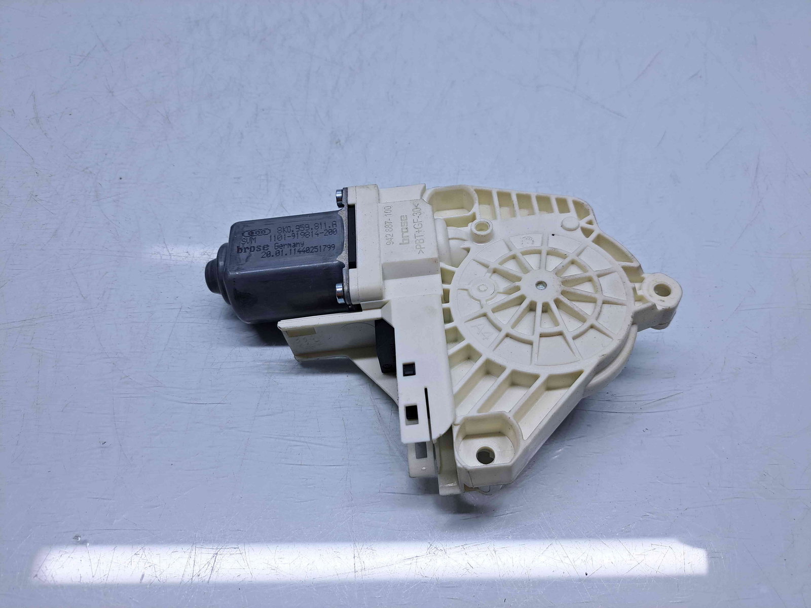 Motoras geam stanga spate Audi Q5 (8RB) [Fabr 2008-2016] S-line - imagine 1