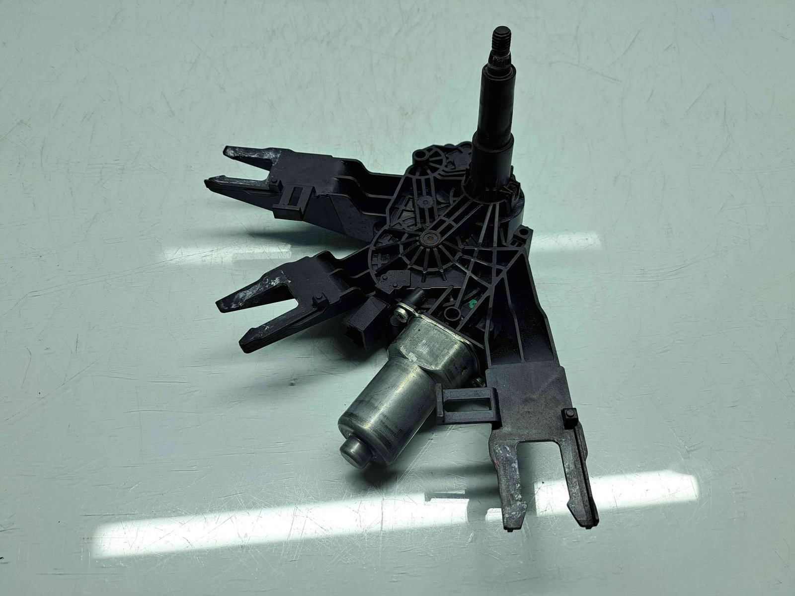 Motoras stergator haion Peugeot 308 (II) [Fabr 2013-2020] 9677680580 - imagine 2