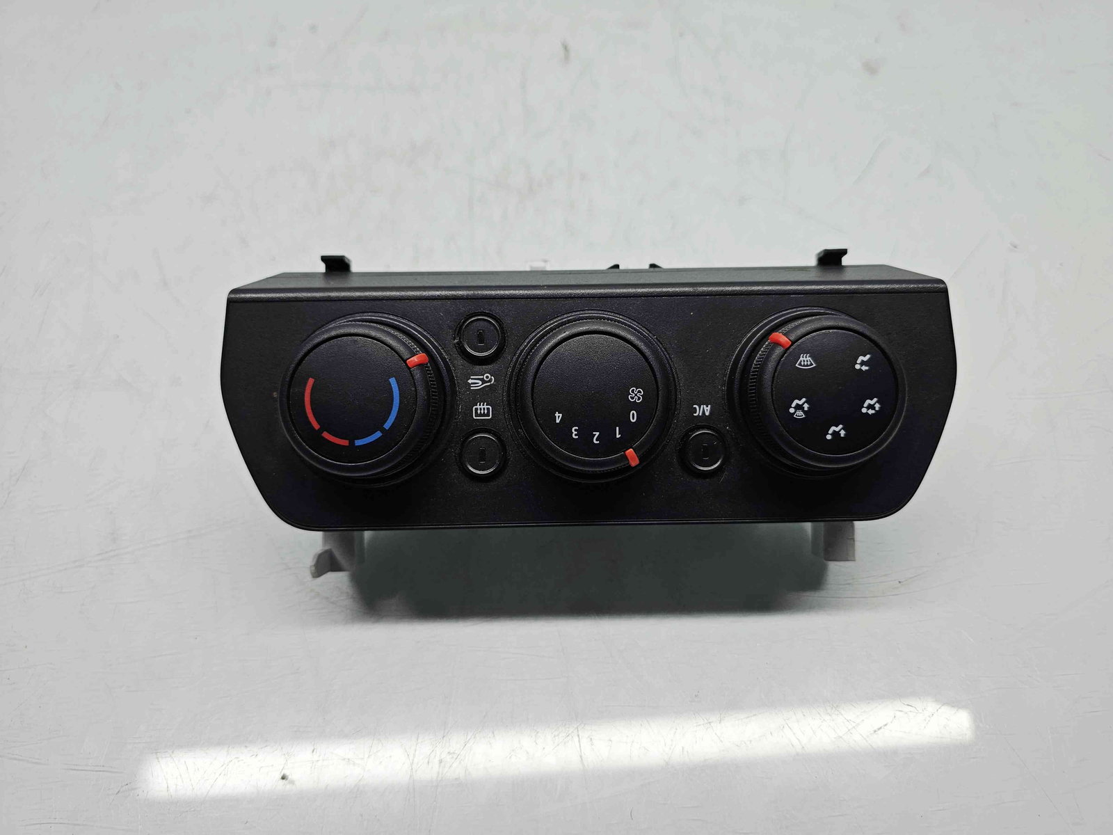 Panou comanda clima Dacia Sandero 3 [Fabr 2020-prezent] 275003079 - imagine 1