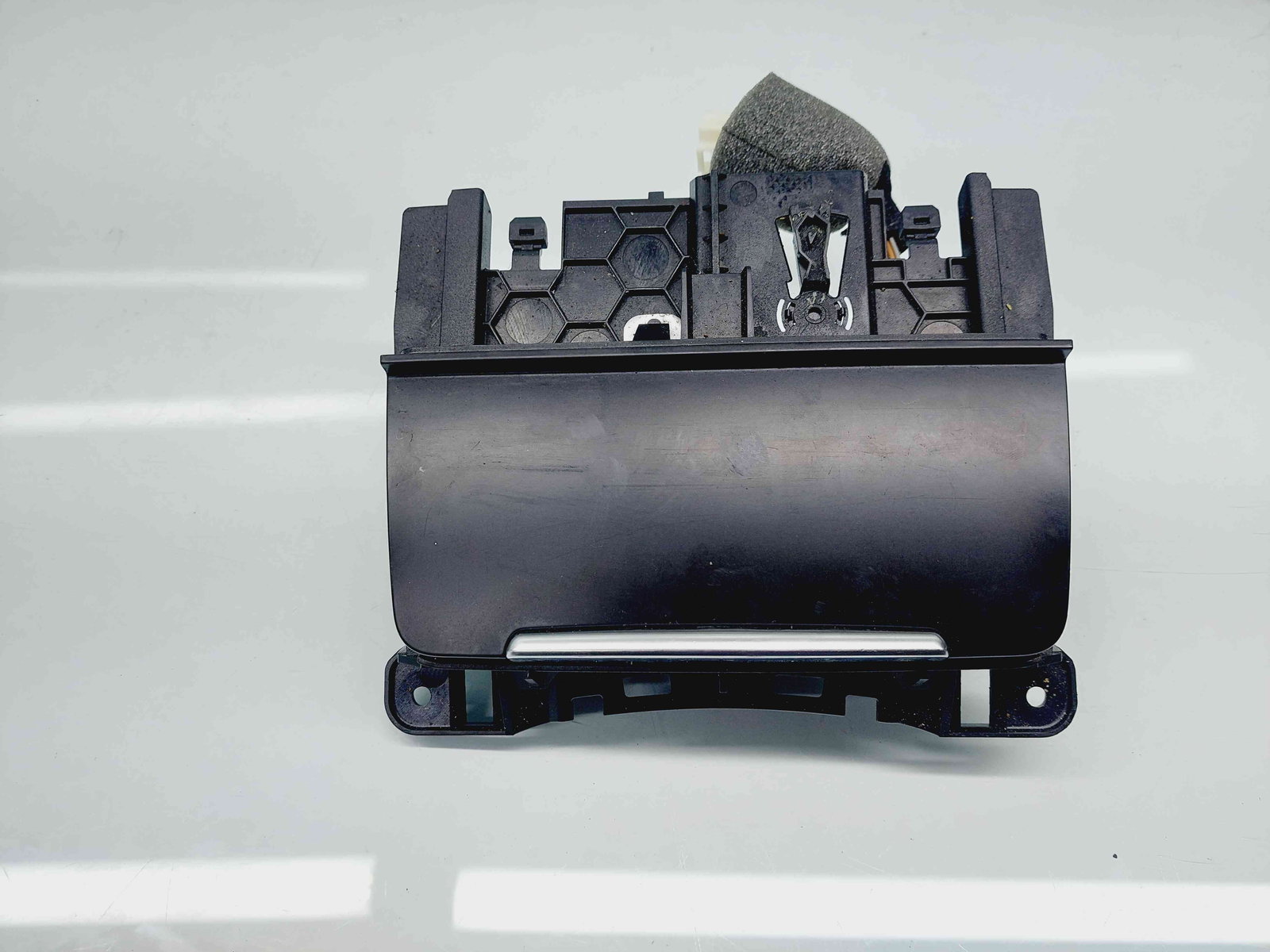 Scrumiera Audi Q5 (8RB) [Fabr 2008-2016] S-line 8K0857951 - imagine 1