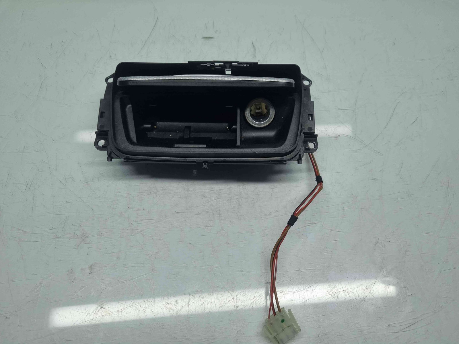 Scrumiera Bmw 3 (E90) Facelift [Fabr 2005-2011] 7078571 - imagine 1