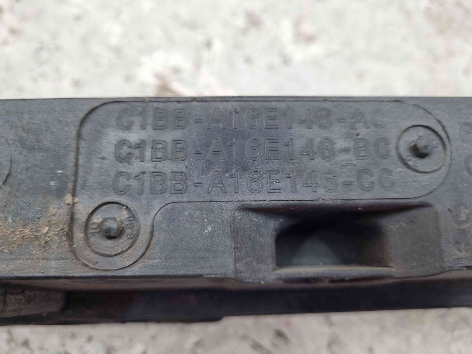 Trager Ford Fiesta 6 facelift [Fabr 2008-2019] - imagine 5