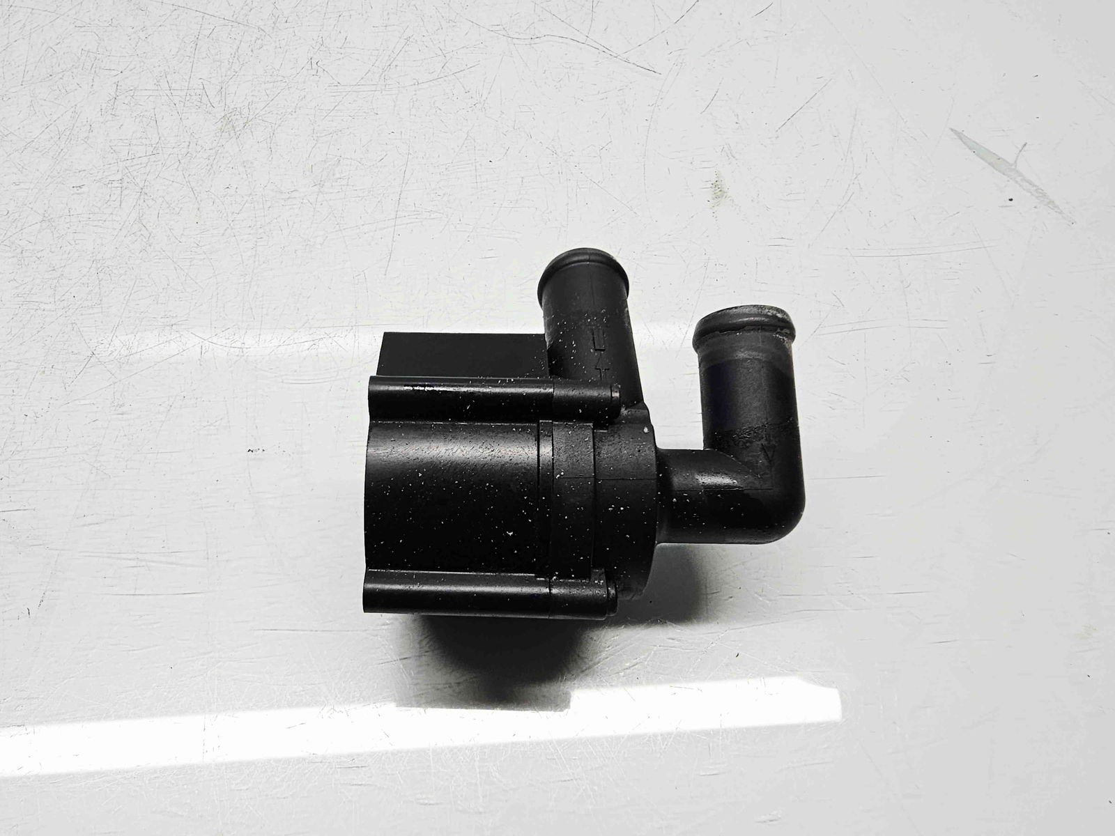 Pompa recirculare apa Skoda Yeti (5L) [Fabr 2009-2020] 5N0965561 1.6 TDI CAYC 77KW / 105CP - imagine 1