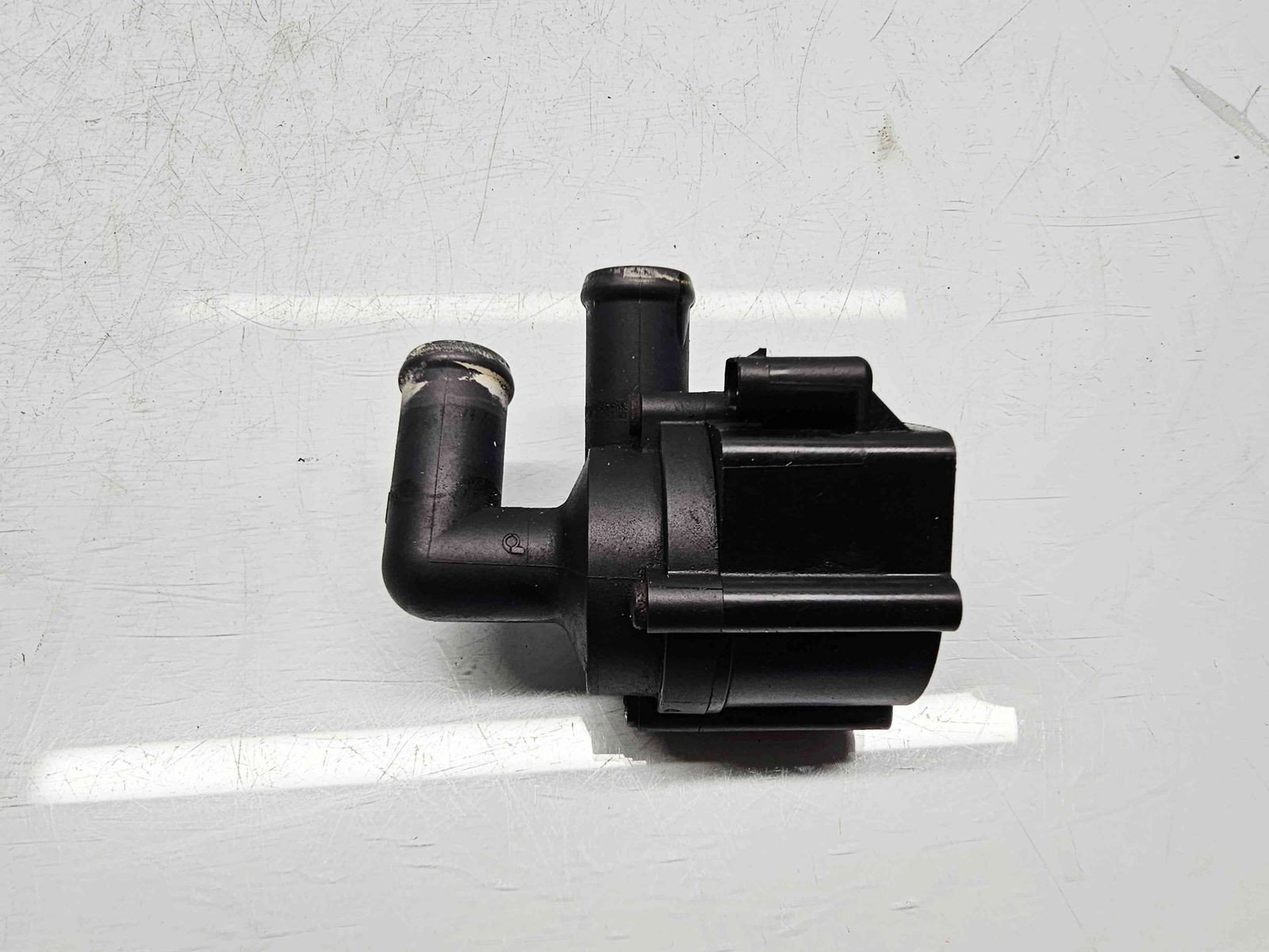 Pompa recirculare apa Skoda Yeti (5L) [Fabr 2009-2020] 5N0965561 1.6 TDI CAYC 77KW / 105CP - imagine 4