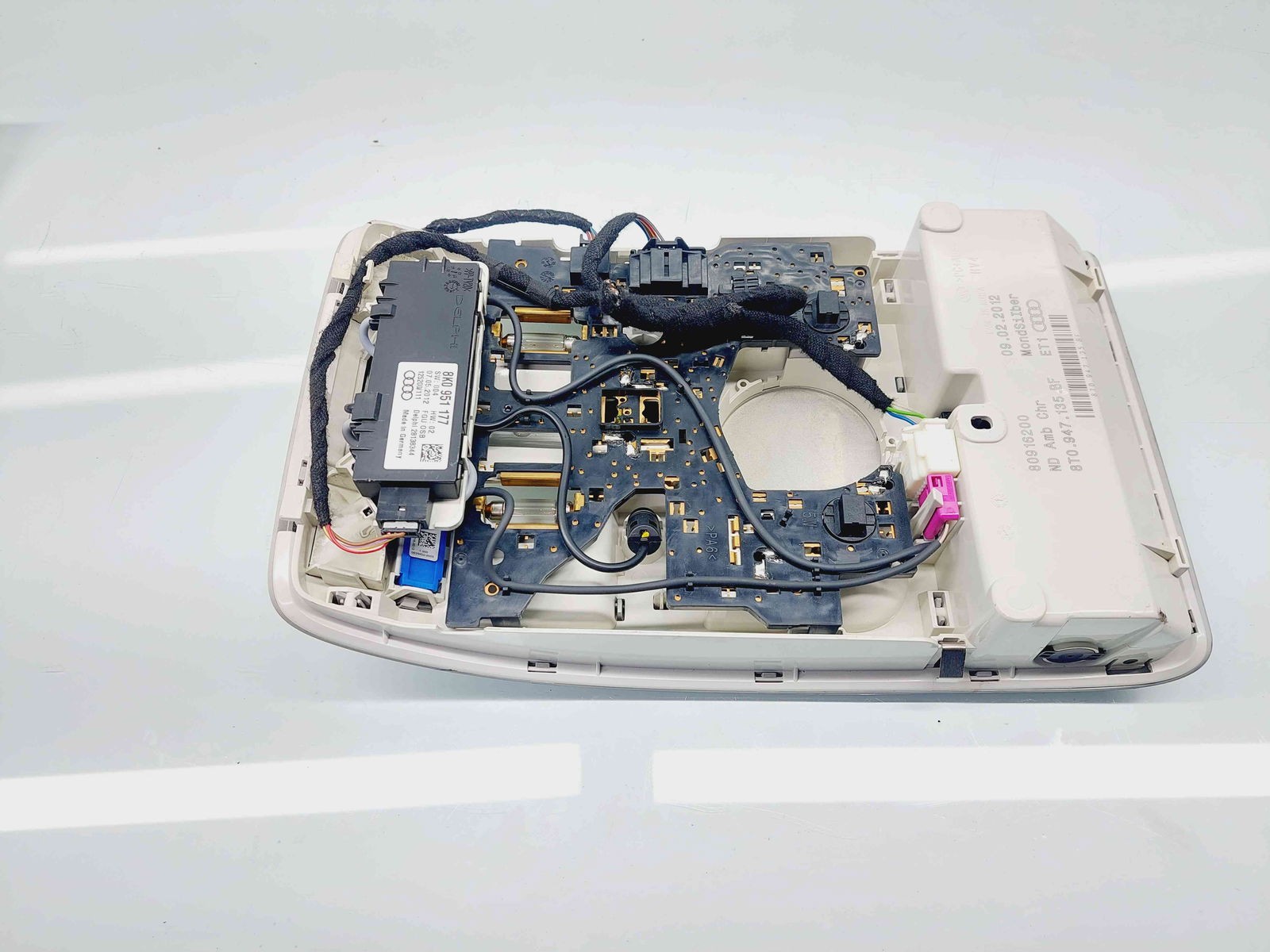 Plafoniera fata AUDI Q5 (8RB) [ Fabr 2008-2016] 8T0947135BF - imagine 3