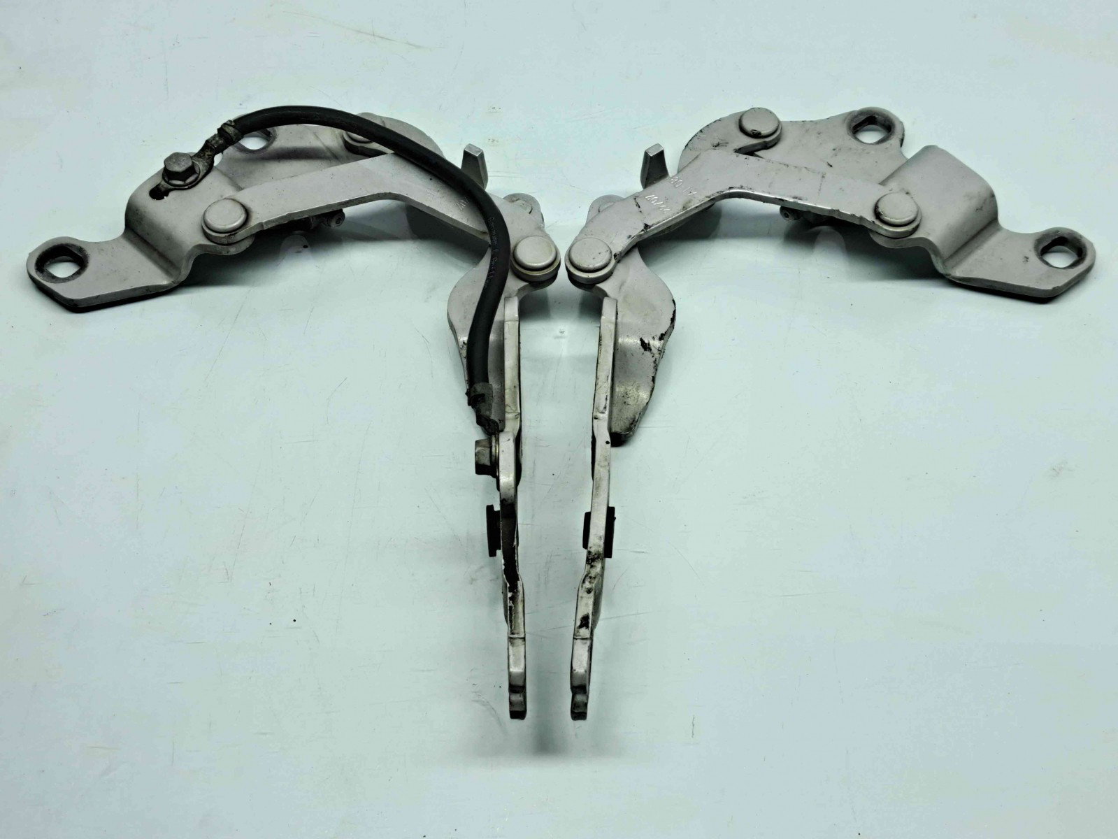 Set balamale capota Bmw 1 (E81, E87) [Fabr 2004-2010] 7060559 / 7060560 - imagine 2