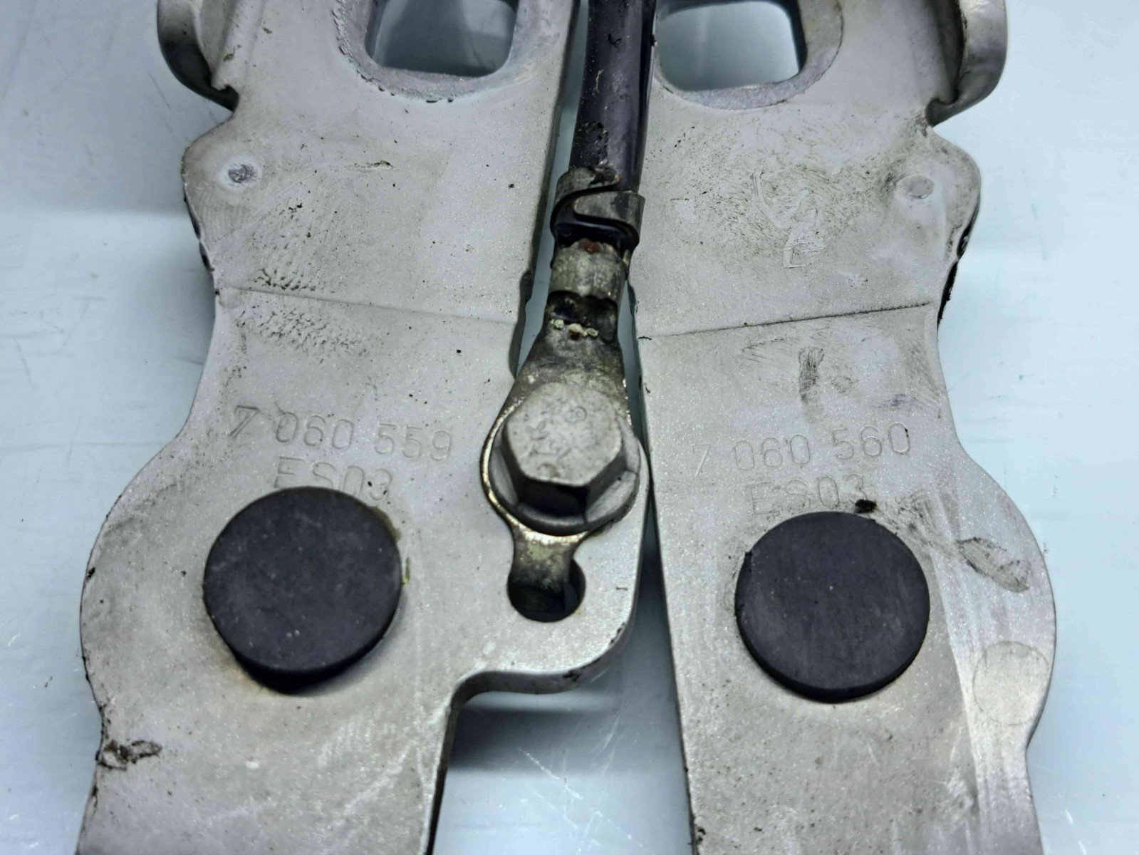 Set balamale capota Bmw 1 (E81, E87) [Fabr 2004-2010] 7060559 / 7060560 - imagine 3