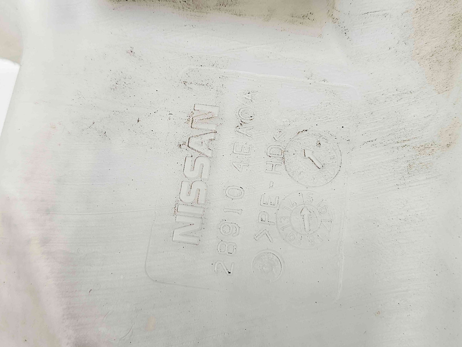 Vas lichid parbriz Nissan Qashqai (2) [Fabr 2013-2017] 28910 4EA0A - imagine 2