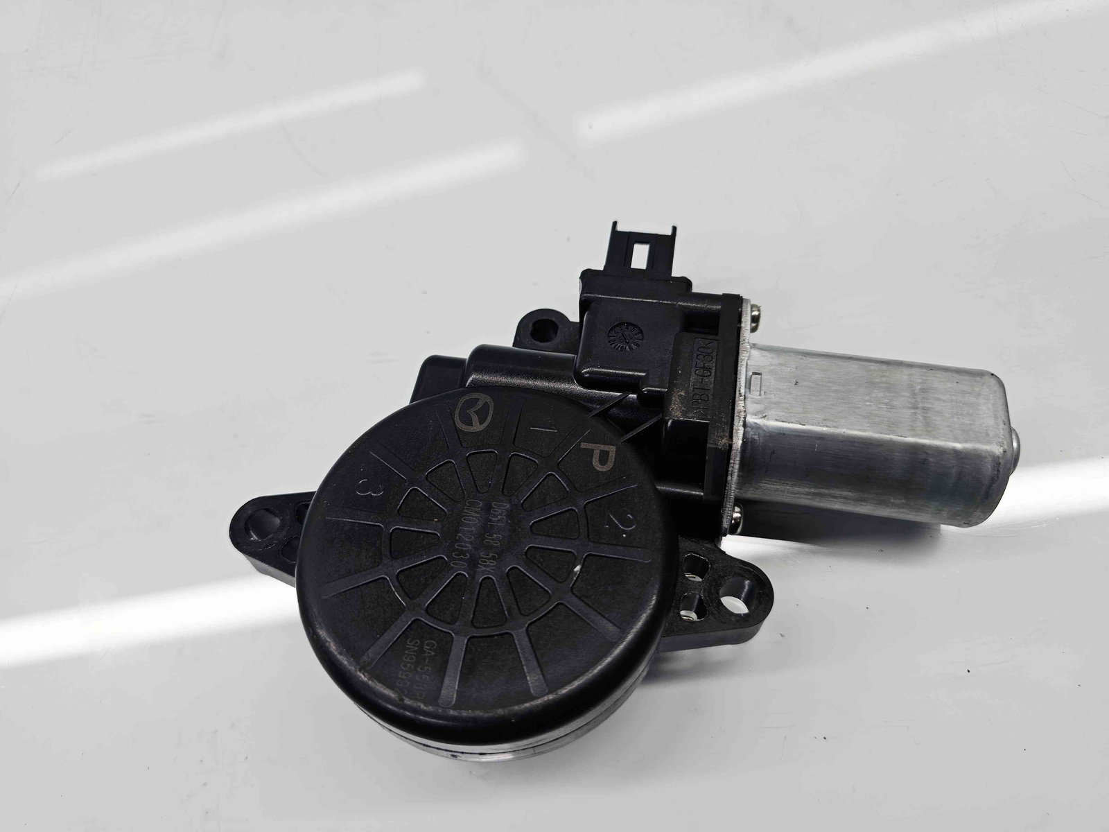 Motoras geam dreapta spate MAZDA 6 (GJ1) Facelift [Fabr 2018-2021] - imagine 4