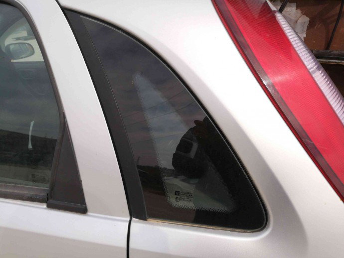 Geam fix usa stanga spate OEM Opel Corsa C (F08, F68) [Fabr 2000-2005] 1.2 cdti 