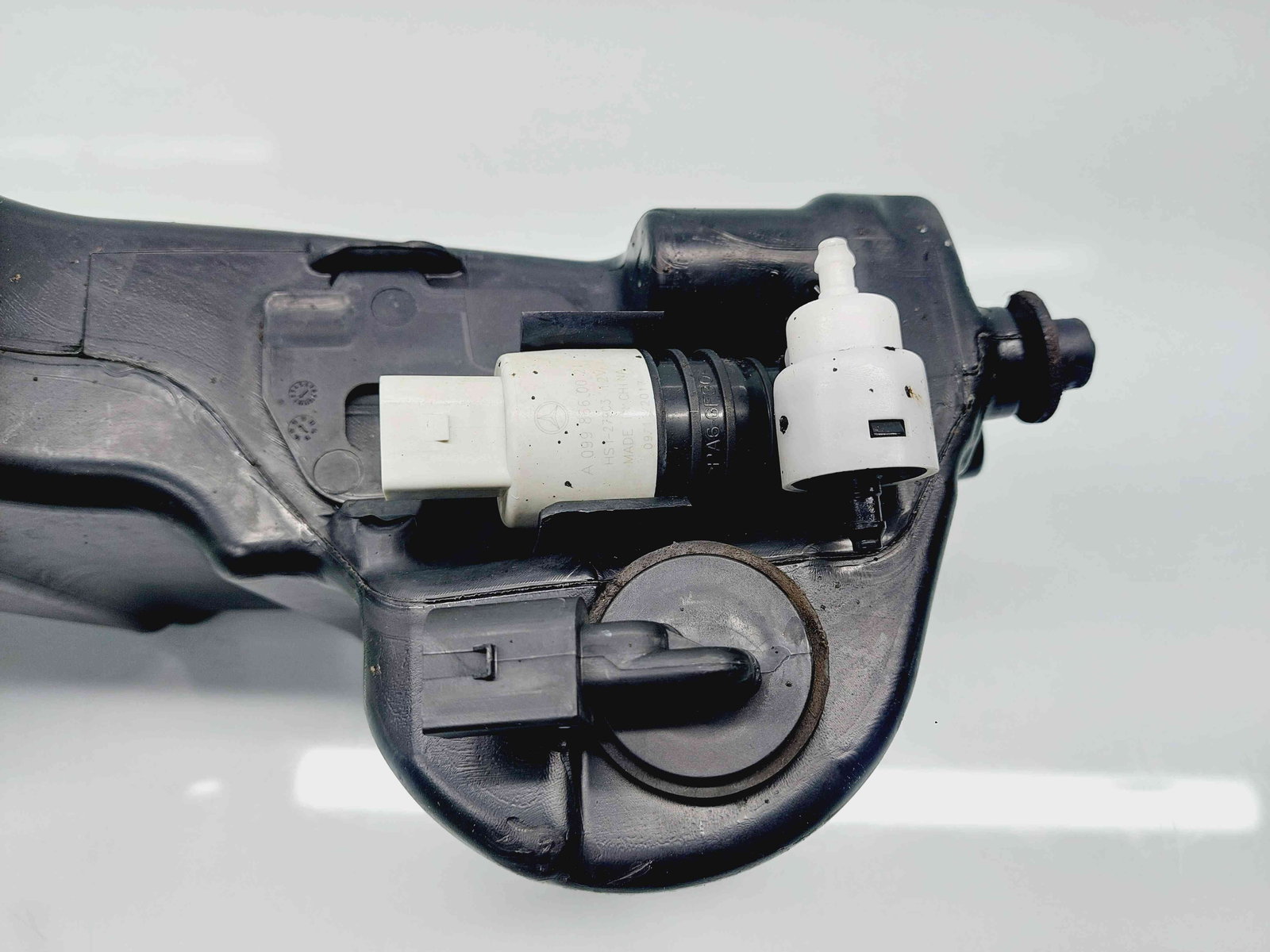 Vas lichid parbriz Mercedes Clasa C Combi (S205) [Fabr 2015-prezent] A2058600160 - imagine 3