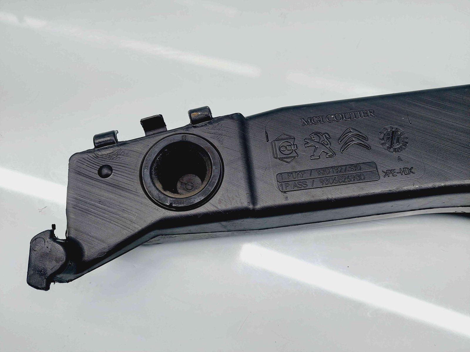 Vas lichid parbriz Peugeot 308 (II) [Fabr 2013-2020] 9801927380 / 9806526980 - imagine 2