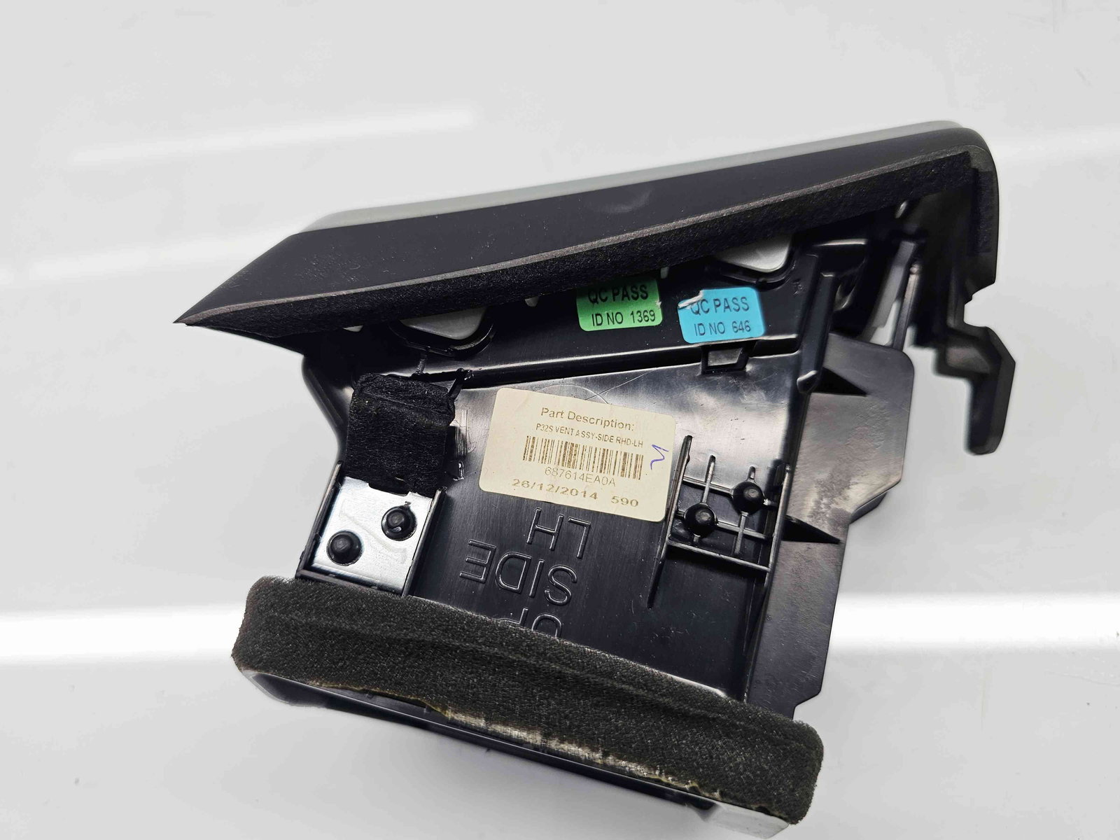 Grila aerisire stanga Nissan Qashqai (2) [Fabr 2013-2017] 687614EA0A - imagine 2