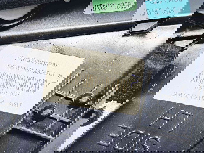  Grila aerisire stanga Nissan Qashqai (2) [Fabr 2013-2017] 687614EA0A