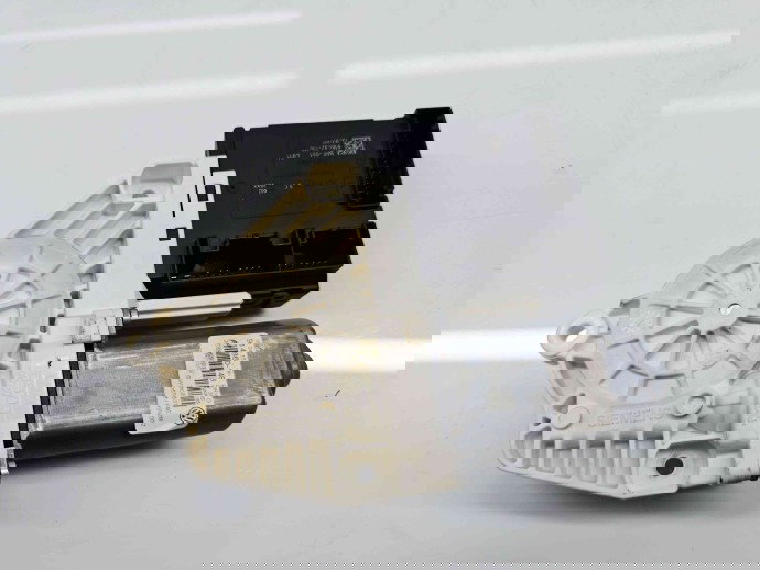 Motoras geam dreapta fata Volkswagen Passat CC (358) Facelift [Fabr 2012-2016]