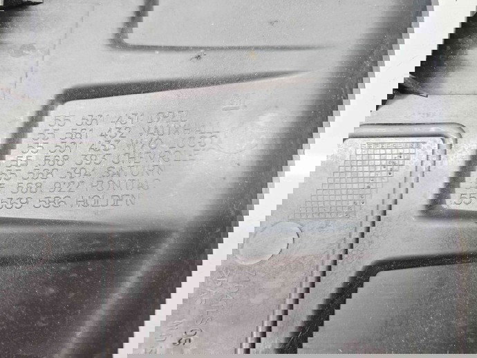 Capac motor Opel Corsa D [Fabr 2006-2013] 55561431 1.4 Benz A14XER 74KW / 100CP