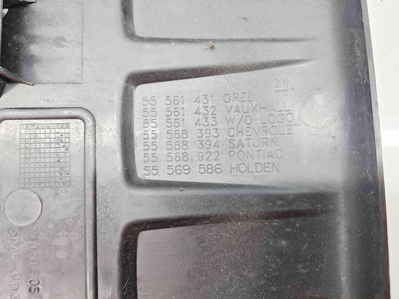 Capac motor Opel Corsa D [Fabr 2006-2013] 55561431 1.4 Benz A14XER 74KW / 100CP - imagine 3