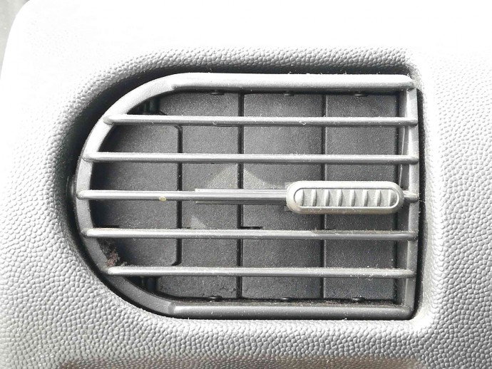 Grila aerisire stanga OEM Opel Corsa C (F08, F68) [Fabr 2000-2005] 1.2 cdti