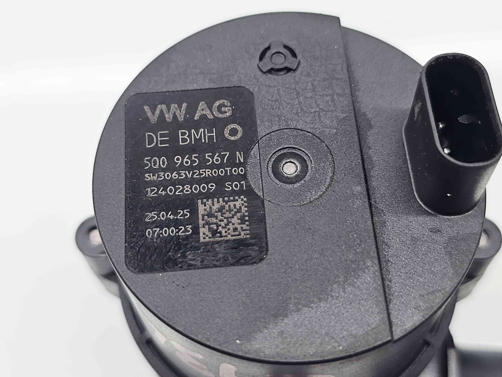 Pompa recirculare apa Seat Ibiza 6 (KJ1) Facelift [Fabr 2017-prezent] 5Q0965567N 1.0 TSI DUSA 85KW / 115CP - imagine 3